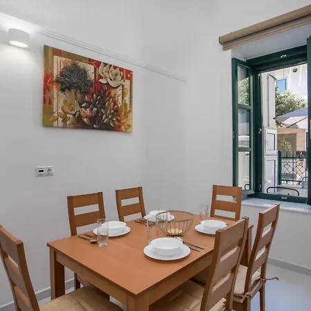 La Maison Antique Nyaraló